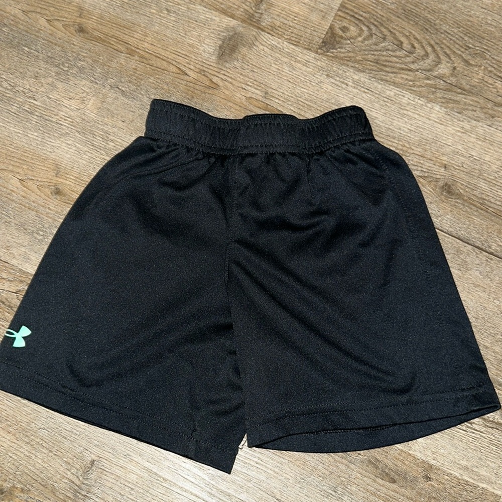 Boys Under Armour shorts, size 4T